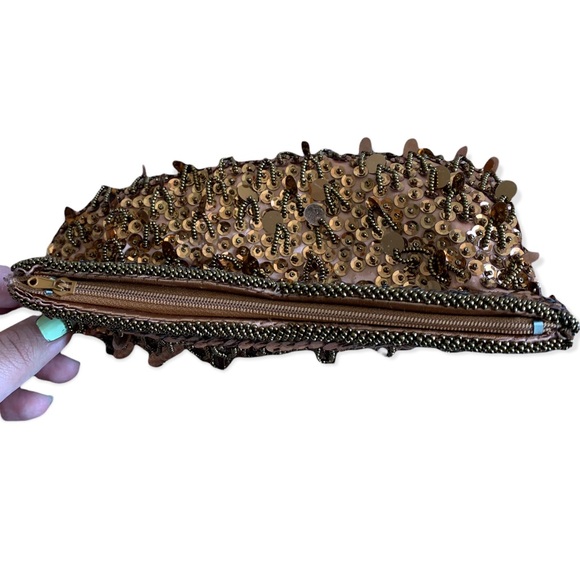 5/$20 Gold sequined small clutch purse wallet - Picture 4 of 6